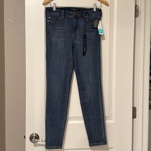 NWT Liverpool Skinny Jeans Size 6/28